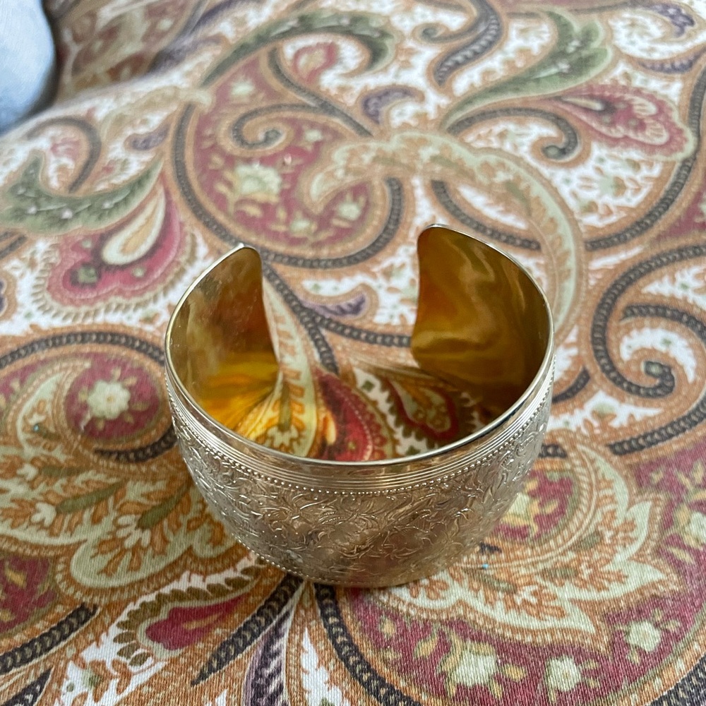 Gold bracelet